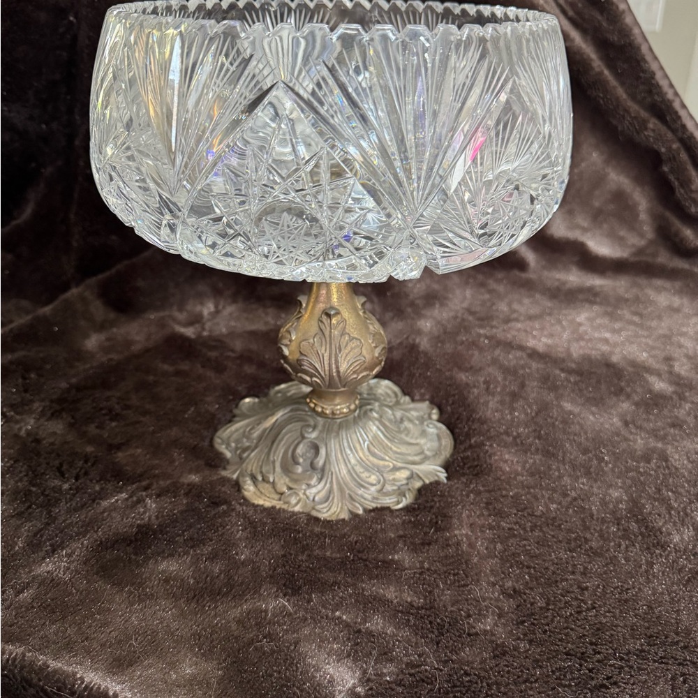 Elegant Crystal and Bronze Serveware Bowl